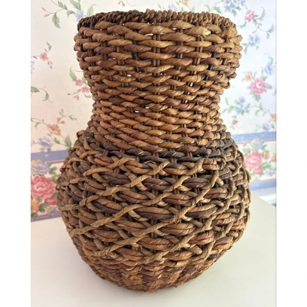Vintage Woven Seagrass Basket Vase Rustic Natural Fiber Decorative Boho Urn 10in